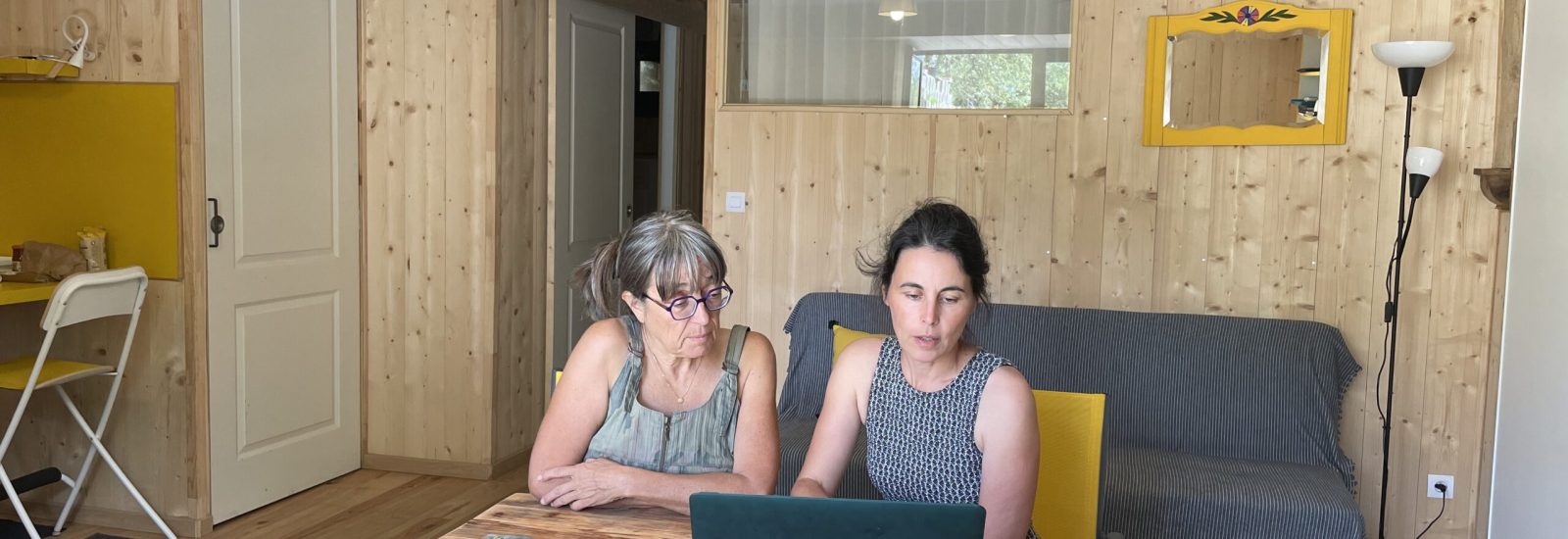 deux femmes au travail